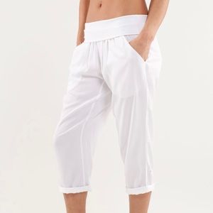 Lululemon Post Power Crop Size 8 NWOT